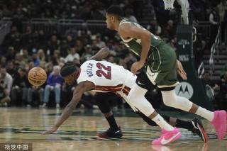 在足球比赛 在足球比赛